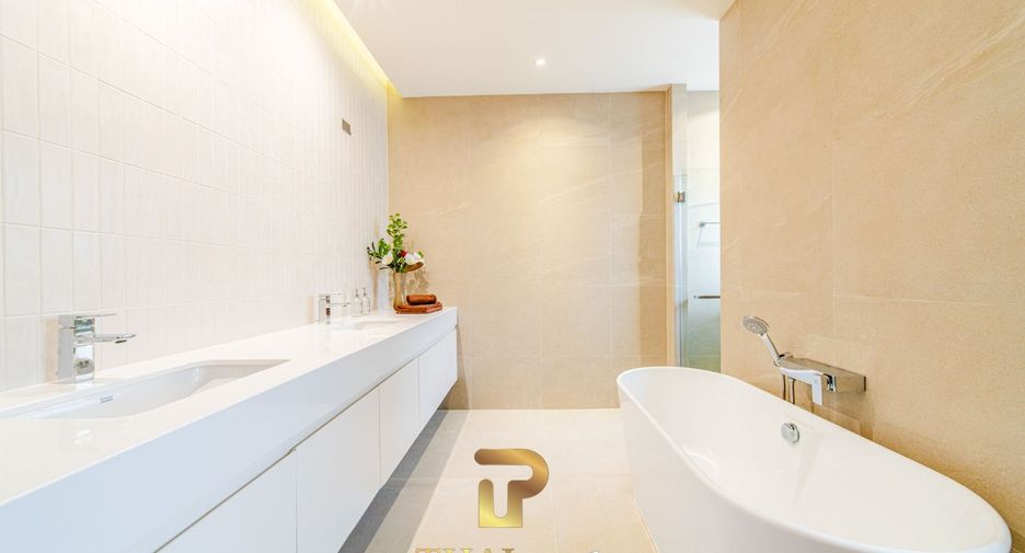 For sale 4 bedrooms house in East Pattaya, Pattaya