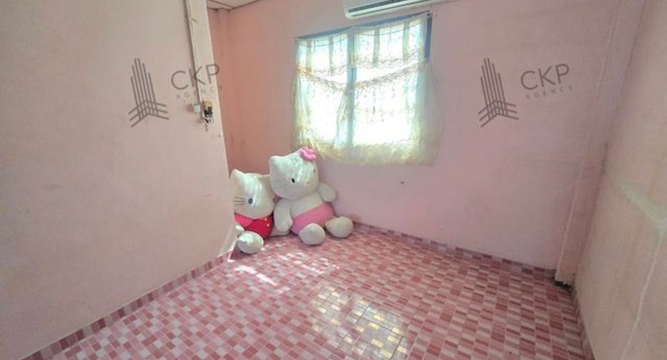 Casa adosada en venta de 3 habitaciones en Khlong Luang, Pathum Thani
