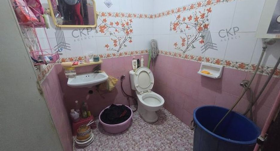 Casa adosada en venta de 3 habitaciones en Khlong Luang, Pathum Thani