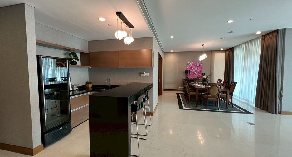 Wohnung zur Miete mit 3 Zimmer in Pathum Wan, Bangkok