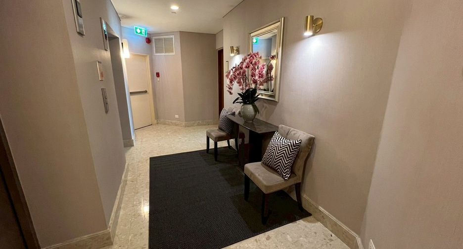 Wohnung zur Miete mit 3 Zimmer in Pathum Wan, Bangkok