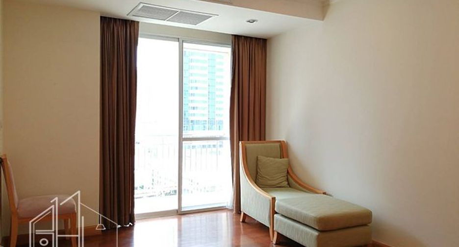 Condo en alquiler de 3 habitaciones en Khlong Toei, Bangkok