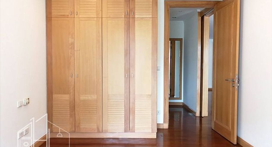 Condo en alquiler de 3 habitaciones en Khlong Toei, Bangkok