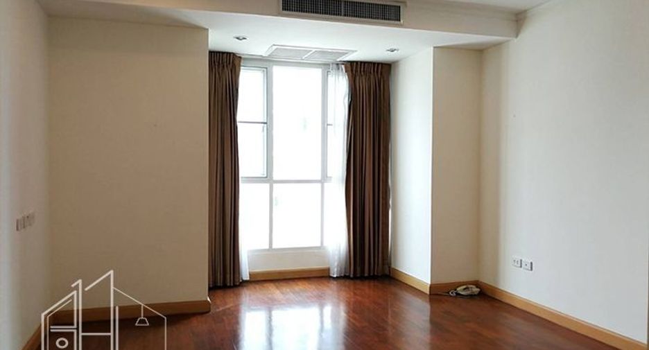 Condo en alquiler de 3 habitaciones en Khlong Toei, Bangkok