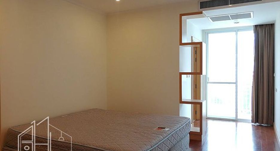 Condo en alquiler de 3 habitaciones en Khlong Toei, Bangkok