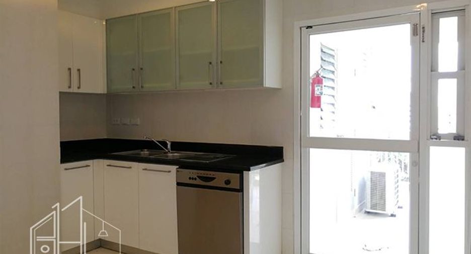 Condo en alquiler de 3 habitaciones en Khlong Toei, Bangkok