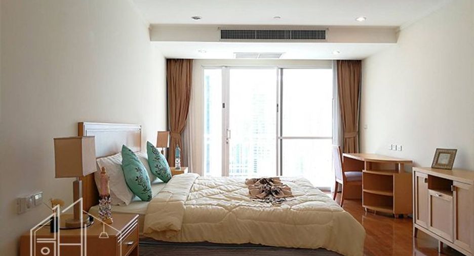 Condo en alquiler de 3 habitaciones en Khlong Toei, Bangkok