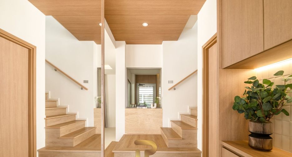 Casa en venta de 4 habitaciones en Bang Lamung, Chonburi