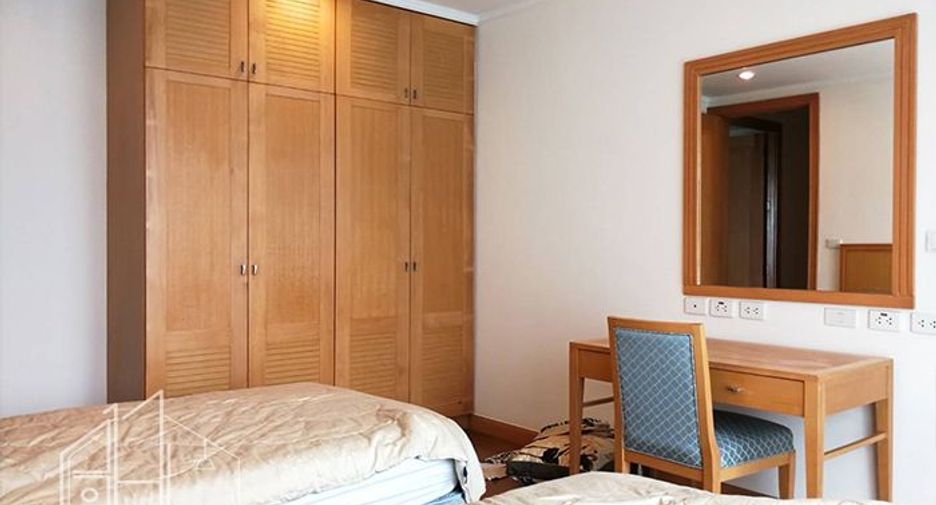 Condo en alquiler de 3 habitaciones en Khlong Toei, Bangkok