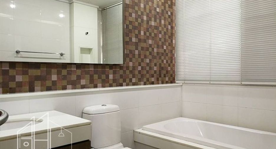 For rent 2 bedrooms condo in Khlong Toei, Bangkok