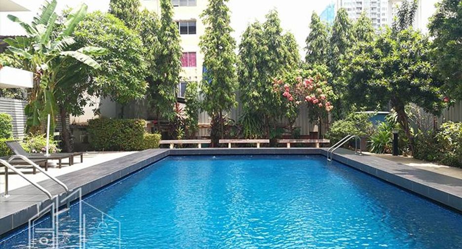 For rent 2 bedrooms condo in Khlong Toei, Bangkok