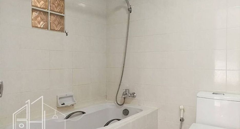 Аренда 3 спальни кондо в Щаттхана, Бангкок
