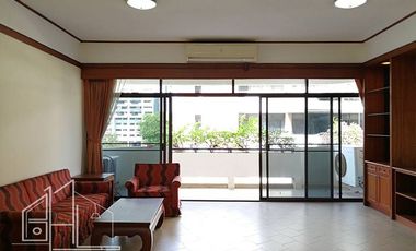 For rent 2 bedrooms apartment in Watthana, Bangkok