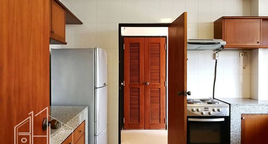 For rent 2 bedrooms apartment in Watthana, Bangkok