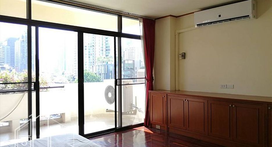 For rent 2 bedrooms apartment in Watthana, Bangkok