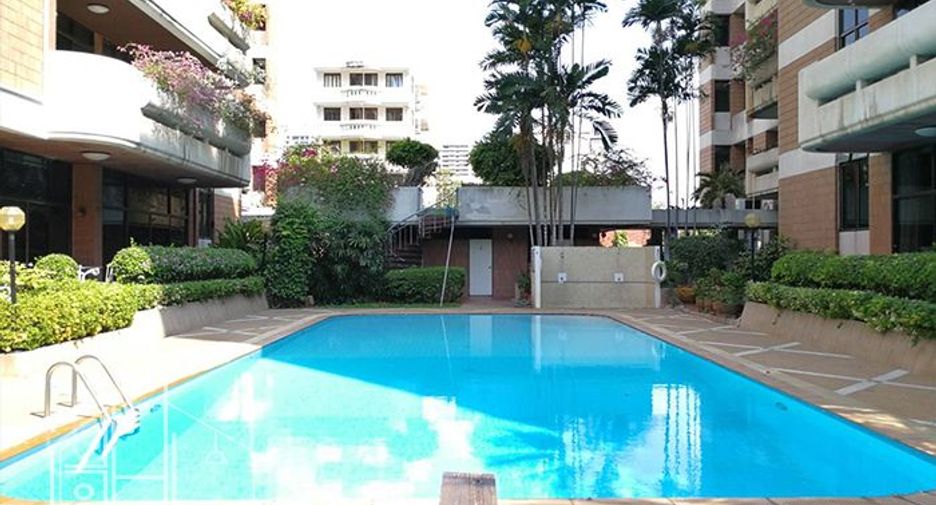For rent 2 bedrooms apartment in Watthana, Bangkok