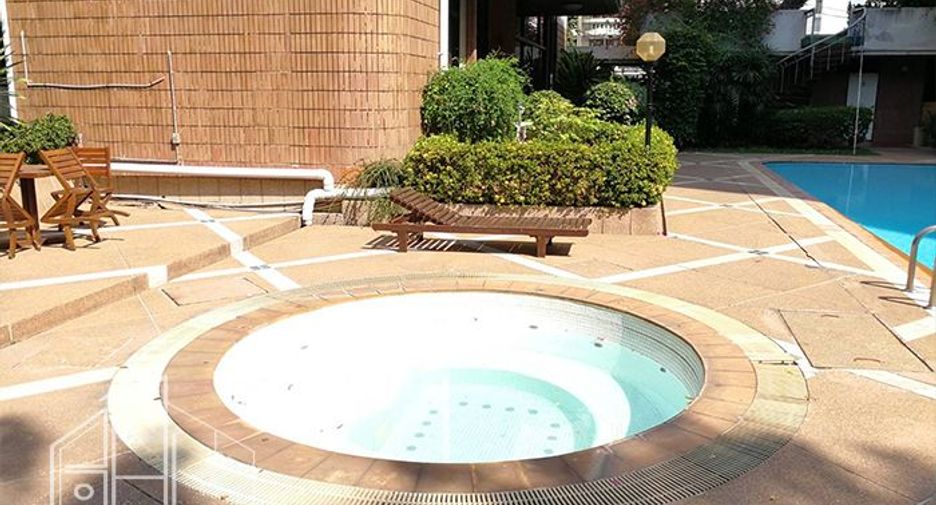For rent 2 bedrooms apartment in Watthana, Bangkok