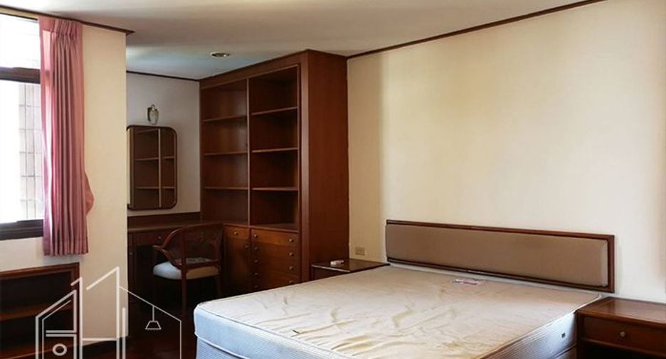 For rent 3 bedrooms condo in Watthana, Bangkok