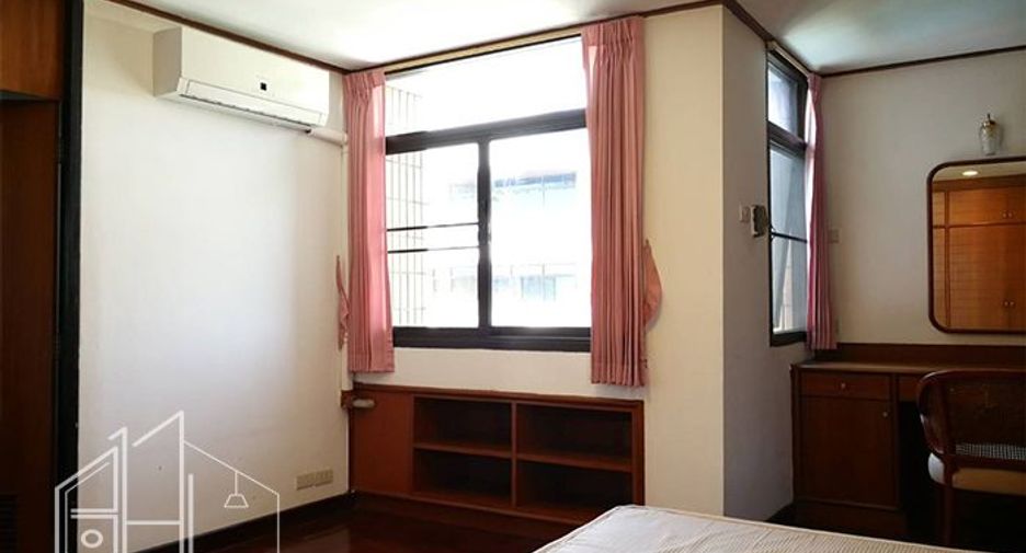 For rent 3 bedrooms condo in Watthana, Bangkok
