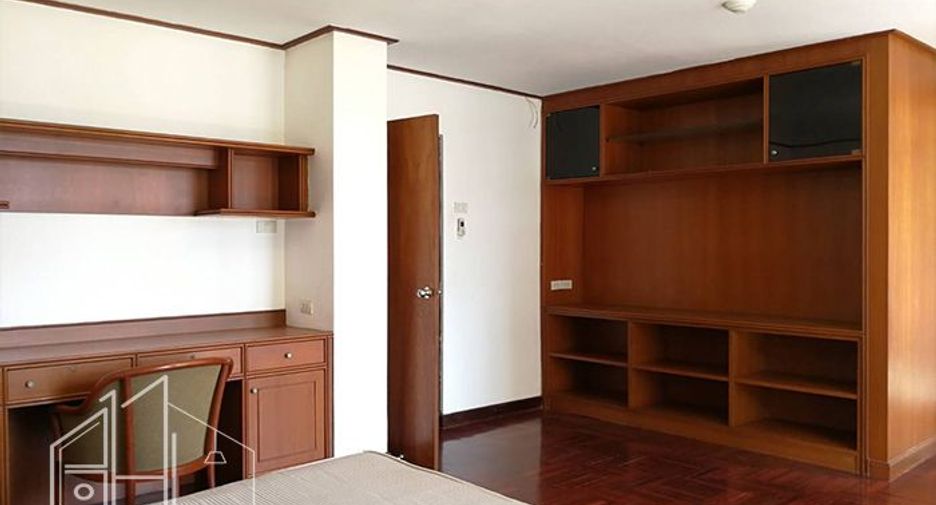 For rent 3 bedrooms condo in Watthana, Bangkok