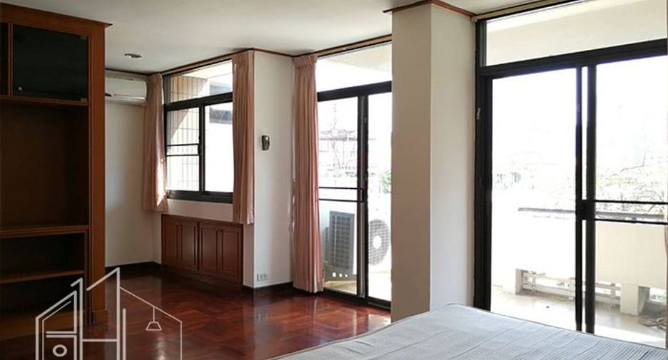 For rent 3 bedrooms condo in Watthana, Bangkok