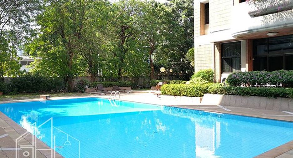 For rent 3 bedrooms condo in Watthana, Bangkok