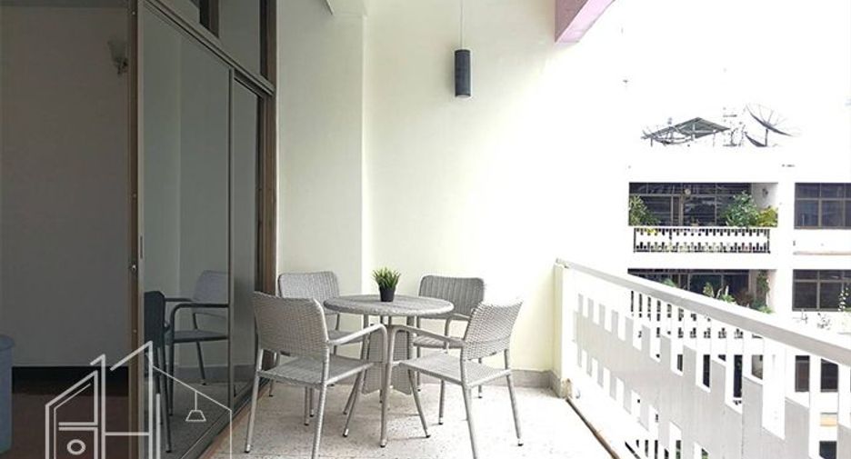 For rent 3 bedrooms condo in Watthana, Bangkok