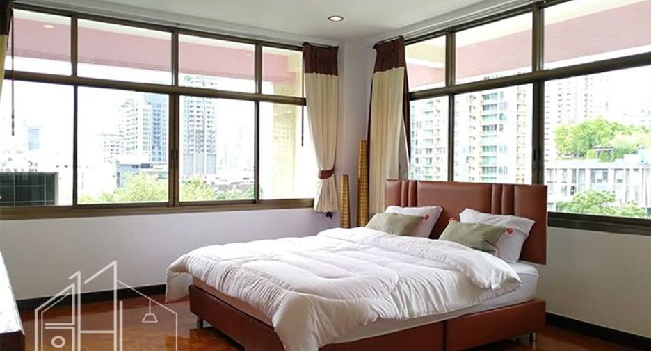 For rent 3 bedrooms condo in Watthana, Bangkok