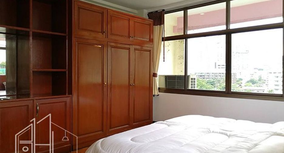 For rent 3 bedrooms condo in Watthana, Bangkok