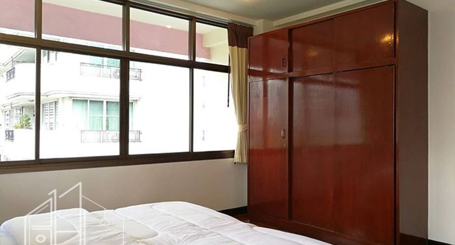 For rent 3 bedrooms condo in Watthana, Bangkok