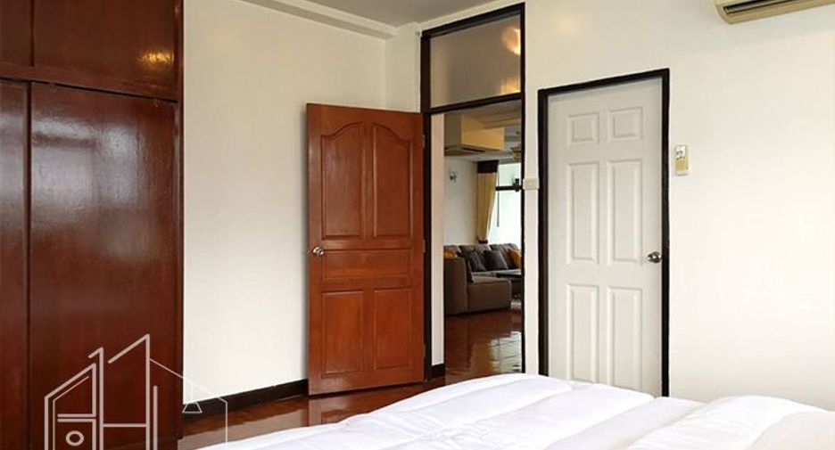 For rent 3 bedrooms condo in Watthana, Bangkok