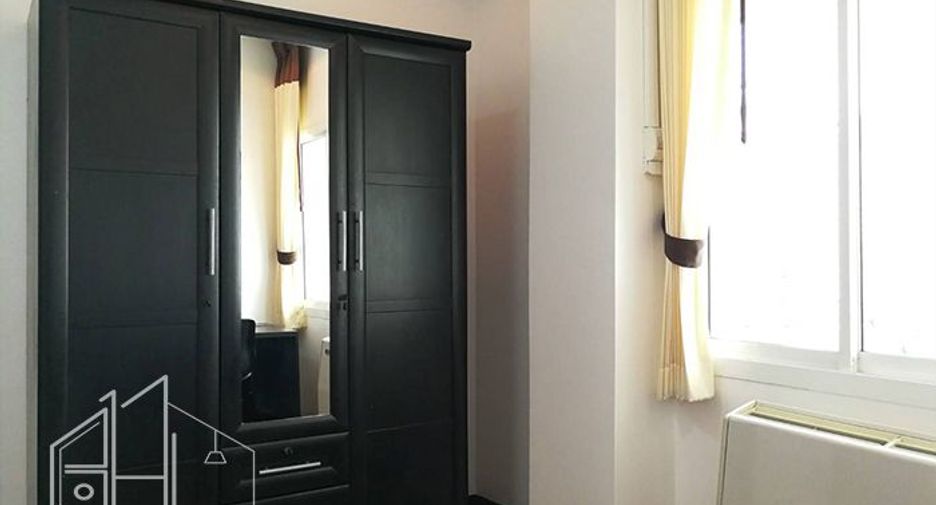 For rent 3 bedrooms condo in Watthana, Bangkok