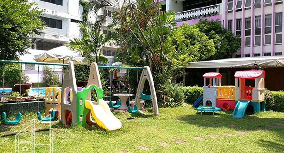 For rent 3 bedrooms condo in Watthana, Bangkok