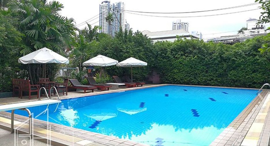 For rent 3 bedrooms condo in Watthana, Bangkok