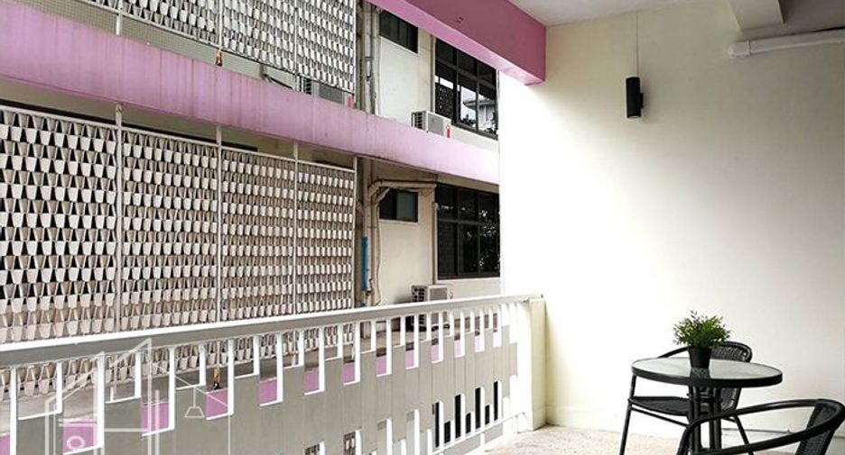 For rent 3 bedrooms apartment in Watthana, Bangkok