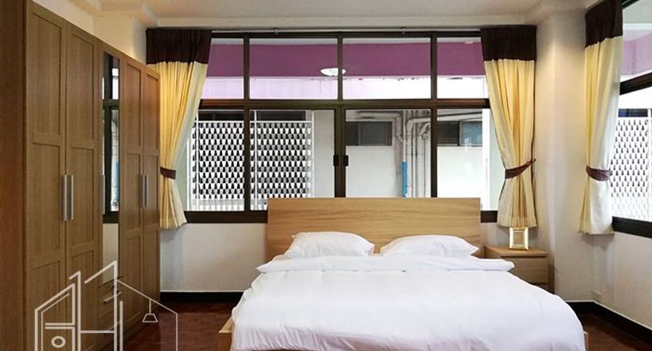 For rent 3 bedrooms apartment in Watthana, Bangkok