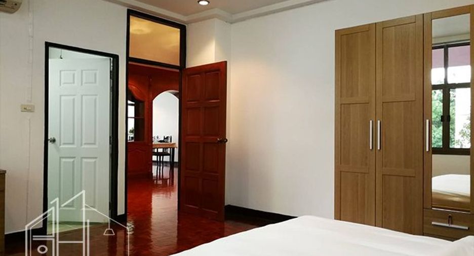 For rent 3 bedrooms apartment in Watthana, Bangkok