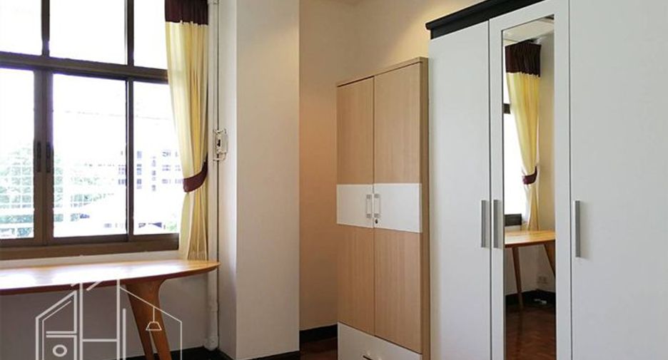 For rent 3 bedrooms apartment in Watthana, Bangkok