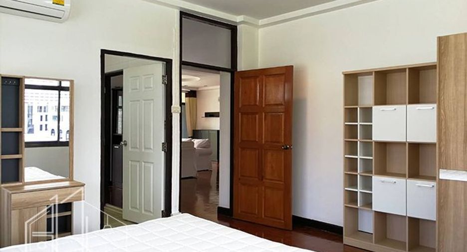 For rent 3 bedrooms apartment in Watthana, Bangkok