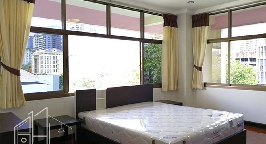 For rent 3 bedrooms apartment in Watthana, Bangkok