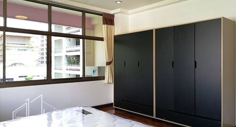 For rent 3 bedrooms apartment in Watthana, Bangkok
