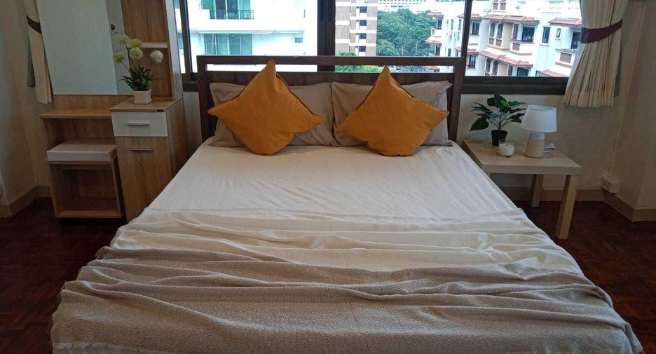 For rent 3 bedrooms condo in Watthana, Bangkok