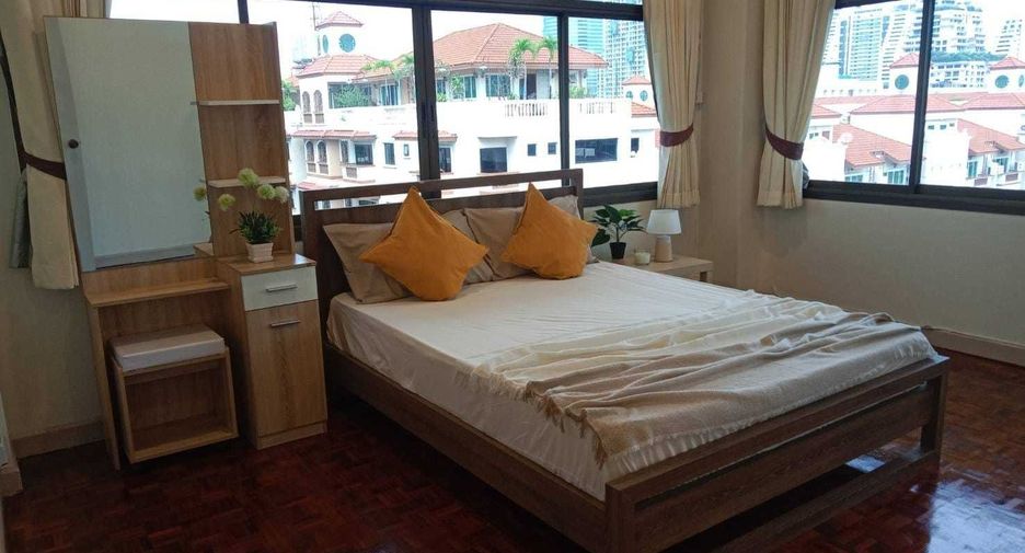 For rent 3 bedrooms condo in Watthana, Bangkok