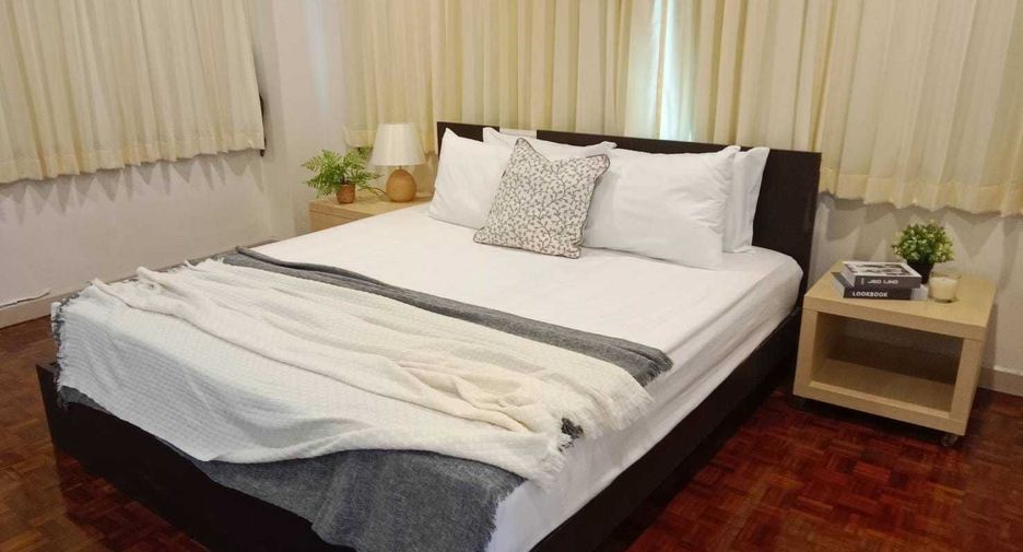 For rent 3 bedrooms condo in Watthana, Bangkok