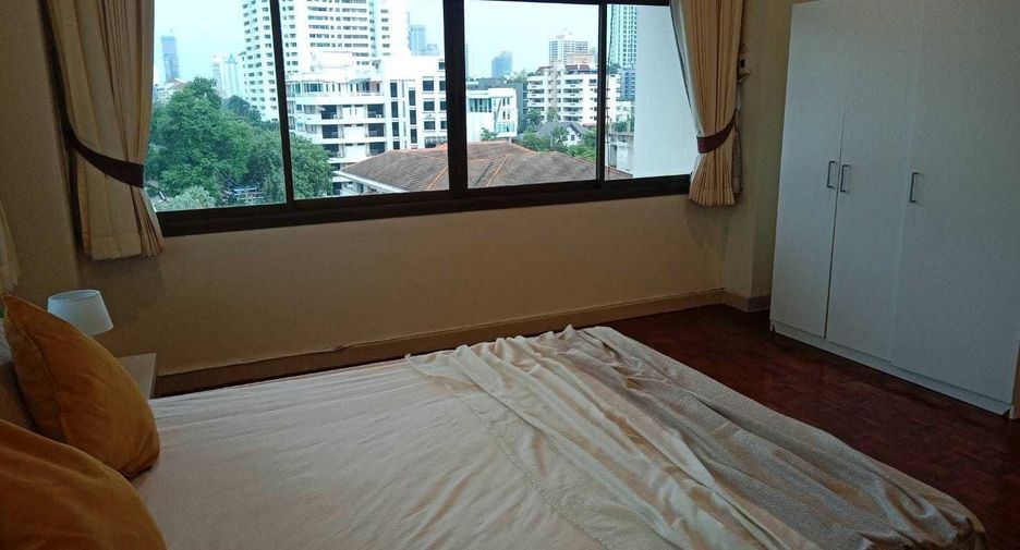 For rent 3 bedrooms condo in Watthana, Bangkok
