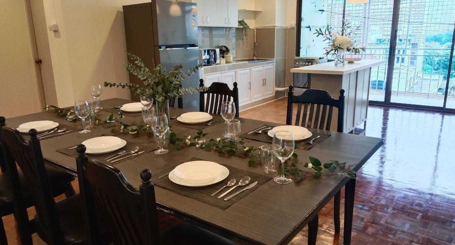 For rent 3 bedrooms condo in Watthana, Bangkok