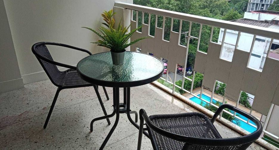 For rent 3 bedrooms condo in Watthana, Bangkok