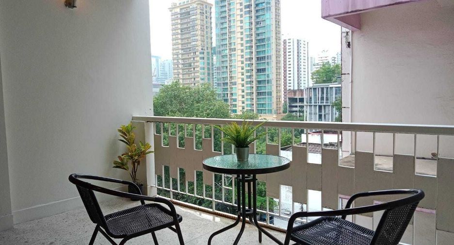 For rent 3 bedrooms condo in Watthana, Bangkok