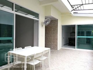 À louer 3 chambres appartement à Watthana, Bangkok