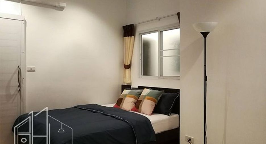 For rent 3 bedrooms apartment in Watthana, Bangkok